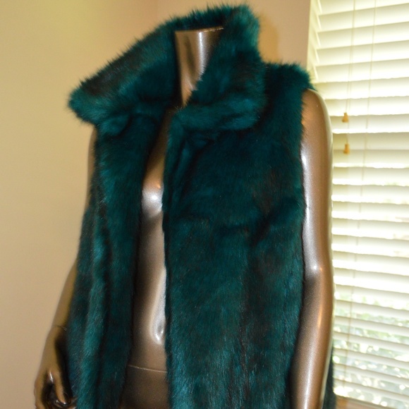 Saks Fifth Avenue Jackets & Blazers - NWT Saks Faux Fur Vest M $168